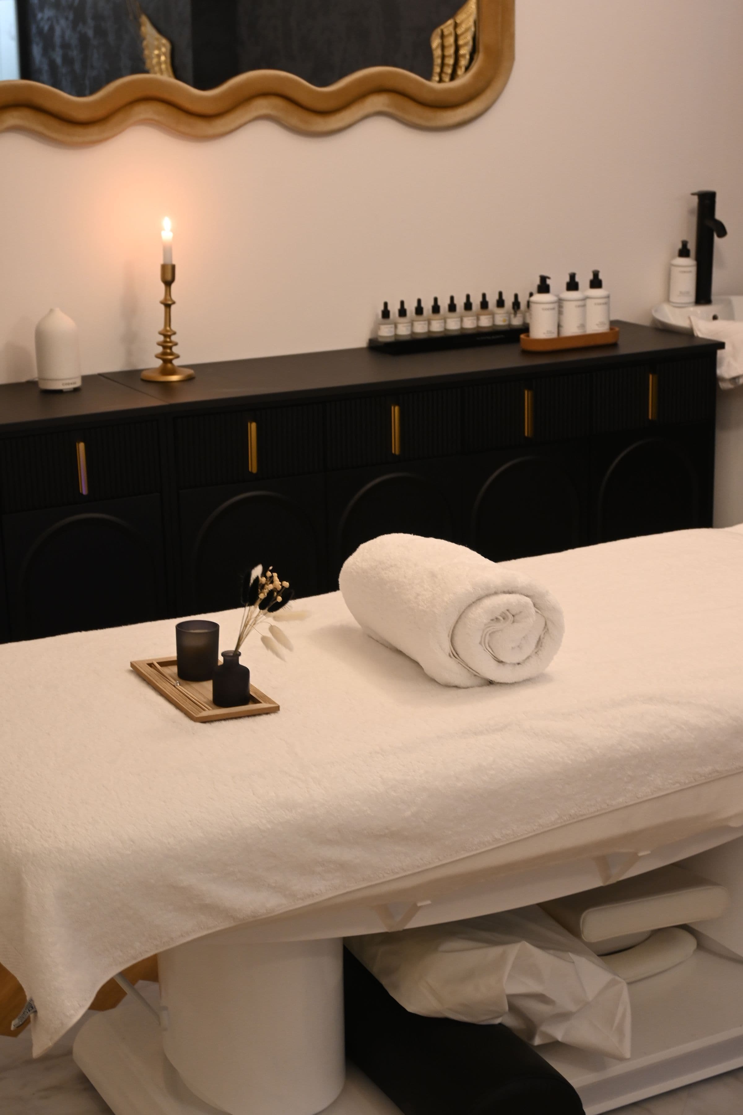 Towels and candlelight set for a treatment