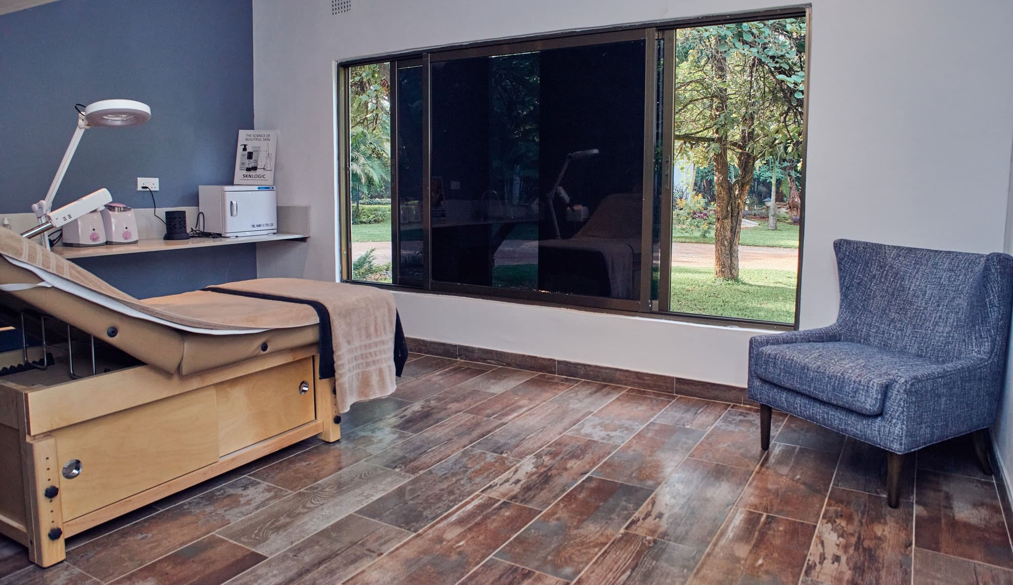 A garden-view treatment room at MaMoyo Twangale